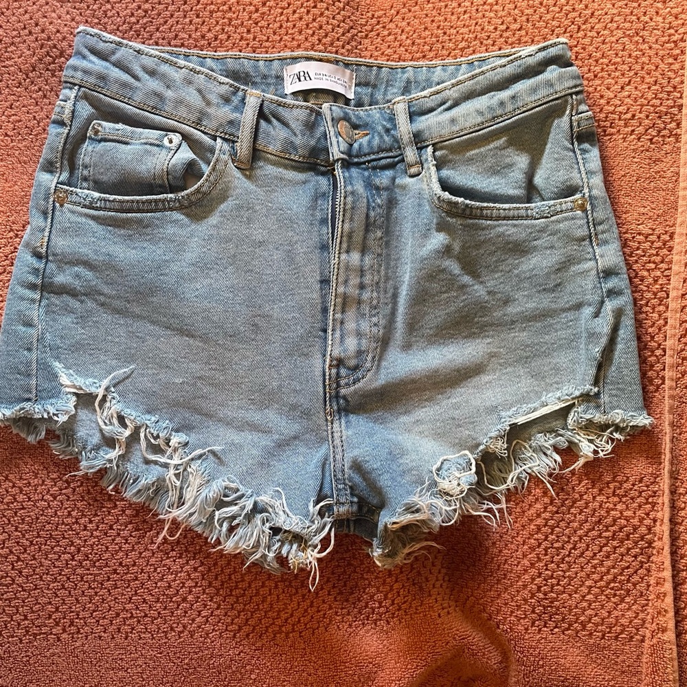 Zara Women's Blue Denim Shorts